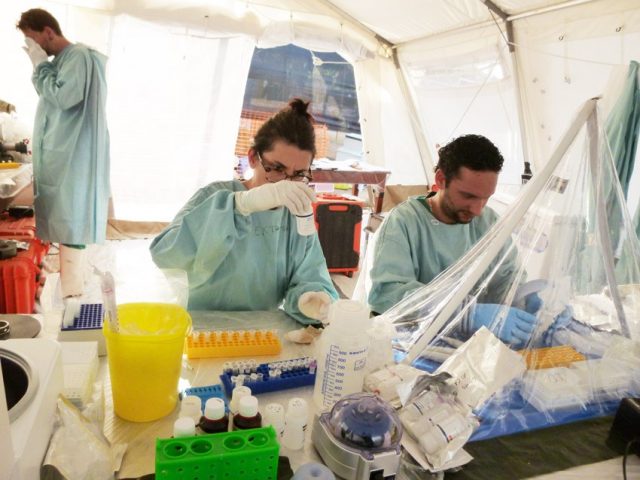 laboratorio-ebola-flickr-cc-ue-humanitarian-aid-and-civil-portection-1