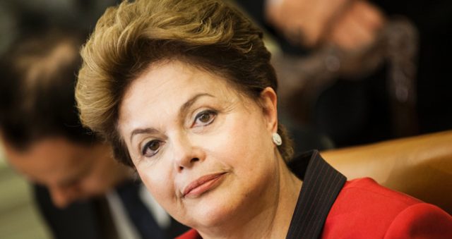 rousseff-cabeza-en-elecciones-en-brasil